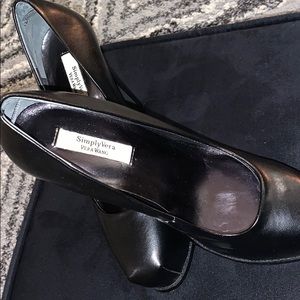 Simply Vera, Vera Wang. Black Heels
